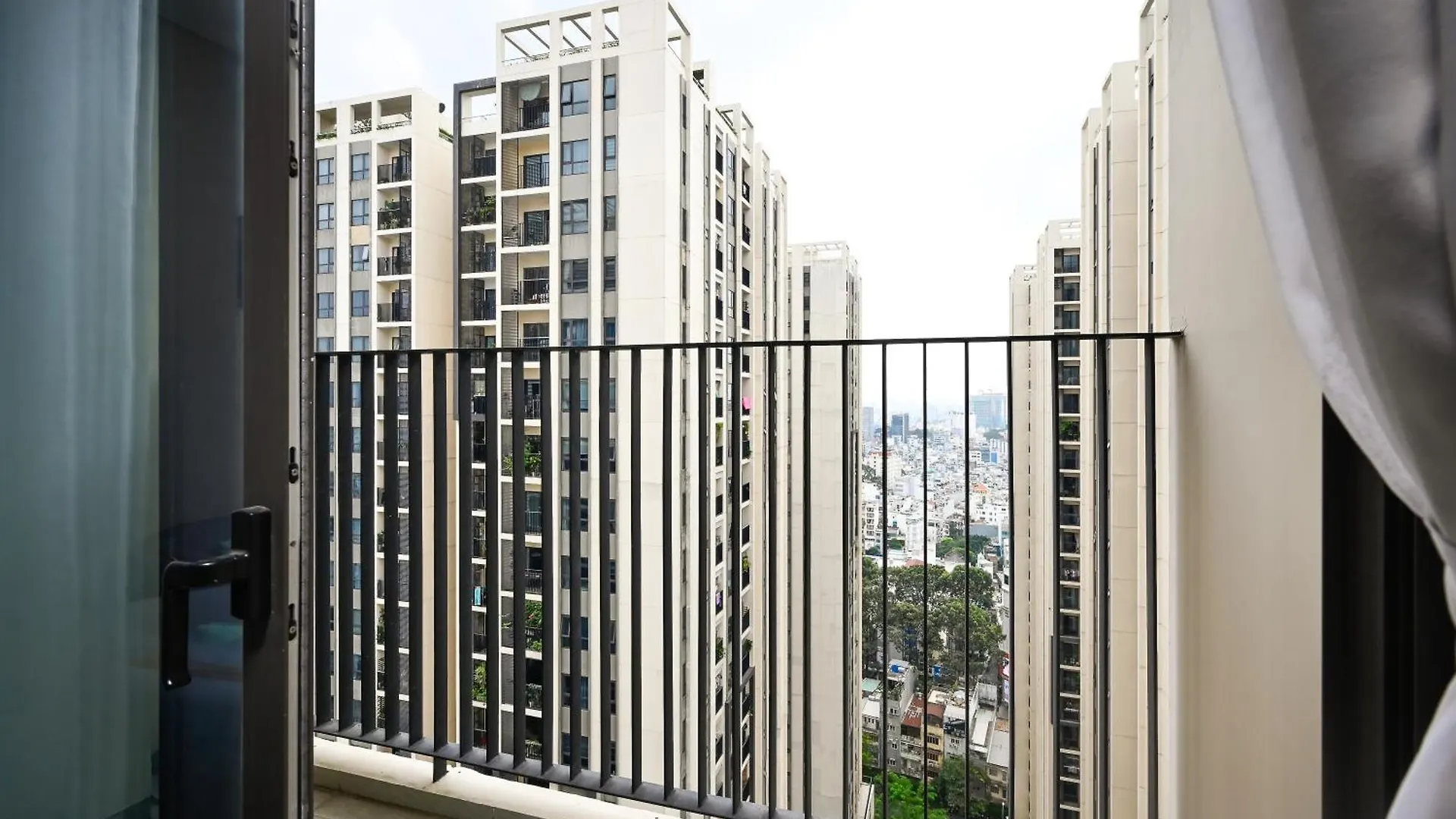 1,2, 3 Bedroom Apartment In Ha Do Centrosa - District 10 Ho Chi Minh City Vietnam
